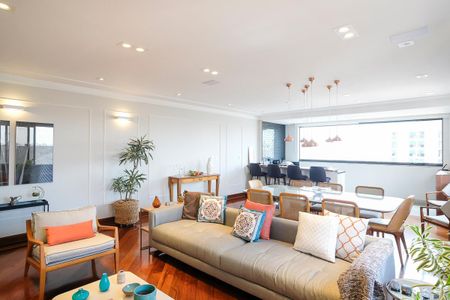 Apartamento à venda com 260m², 4 quartos e 4 vagasSala