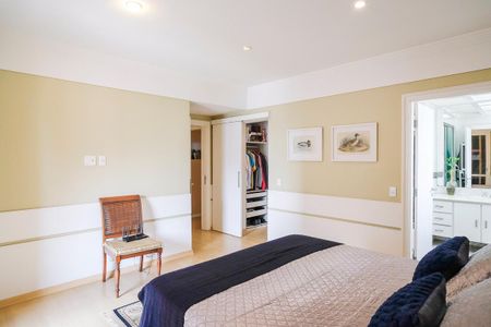 Apartamento à venda com 260m², 4 quartos e 4 vagasSuíte 1