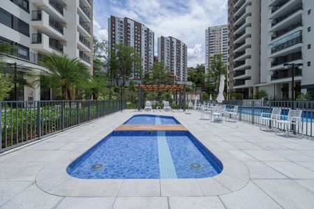 Apartamento à venda com 60m², 2 quartos e 1 vagaÁrea comum - Piscina