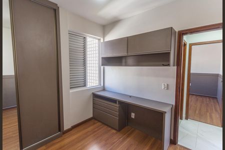 Apartamento à venda com 63m², 2 quartos e 1 vagaQuarto 2
