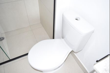 Banheiro de kitnet/studio para alugar com 1 quarto, 22m² em Pinheiros, São Paulo