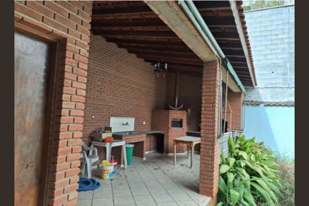 Foto 02 de casa à venda com 3 quartos, 248m² em Santa Teresinha, São Paulo