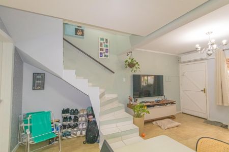 Sala de casa de condomínio à venda com 2 quartos, 103m² em Rio Branco, Canoas