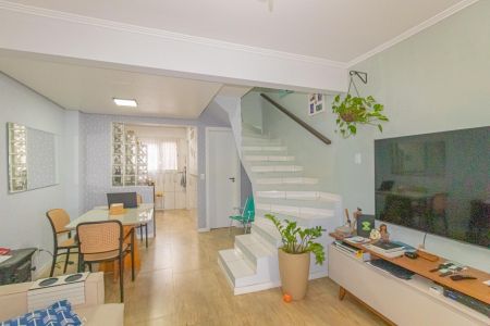 Sala de casa de condomínio à venda com 2 quartos, 103m² em Rio Branco, Canoas