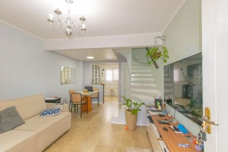 Sala de casa de condomínio à venda com 2 quartos, 103m² em Rio Branco, Canoas