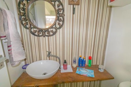 Casa de condomínio à venda com 103m², 2 quartos e 2 vagasLavabo