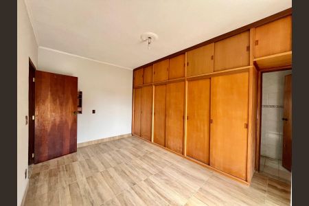 Casa para alugar com 180m², 3 quartos e 3 vagasSuíte