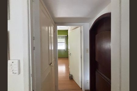 Apartamento à venda com 103m², 2 quartos e sem vaga Apartamento à venda com 103m², 2 quartos e sem vagaCorredor