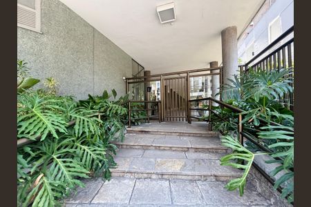 Apartamento à venda com 103m², 2 quartos e sem vaga Apartamento à venda com 103m², 2 quartos e sem vagaPortaria