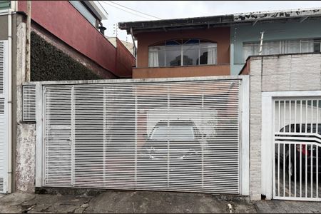 Casa para alugar com 248m², 3 quartos e 2 vagas Casa para alugar com 248m², 3 quartos e 2 vagasFachada