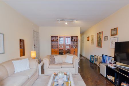 Casa para alugar com 248m², 3 quartos e 2 vagas Casa para alugar com 248m², 3 quartos e 2 vagasSala