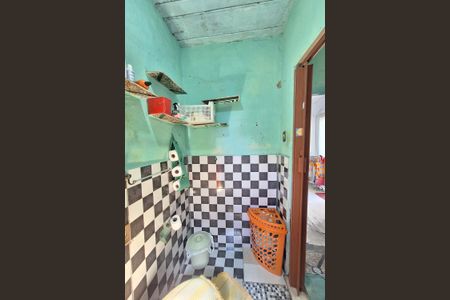 Banheiro de casa para alugar com 4 quartos, 54m² em Vila Urussai, Duque de Caxias