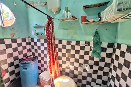 Banheiro de casa para alugar com 4 quartos, 54m² em Vila Urussai, Duque de Caxias