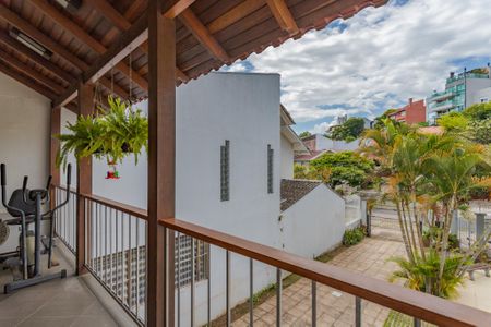 Sala de casa à venda com 4 quartos, 317m² em Chácara das Pedras, Porto Alegre