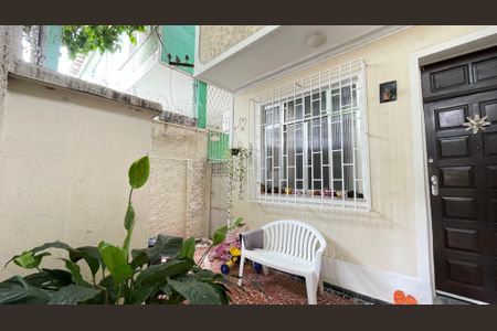 Casa à venda com 147m², 3 quartos e sem vaga Casa à venda com 147m², 3 quartos e sem vagaFachada