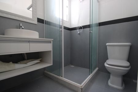 Casa de condomínio à venda com 170m², 3 quartos e 1 vagaBanheiro social