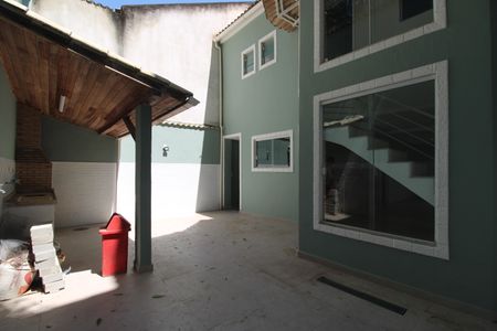 Casa de condomínio à venda com 170m², 3 quartos e 1 vagaQuintal