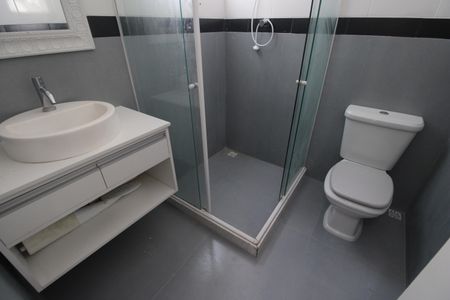 Casa de condomínio à venda com 170m², 3 quartos e 1 vagaBanheiro social