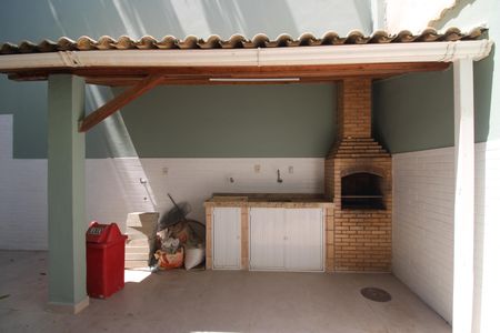 Casa de condomínio à venda com 170m², 3 quartos e 1 vagaQuintal - Churrasqueira