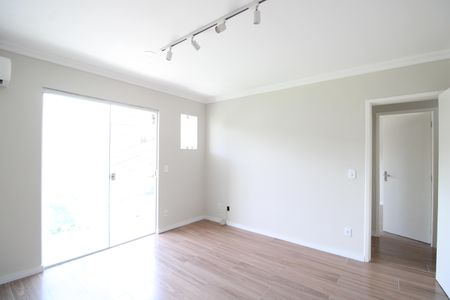 Casa de condomínio à venda com 170m², 3 quartos e 1 vagaSuíte