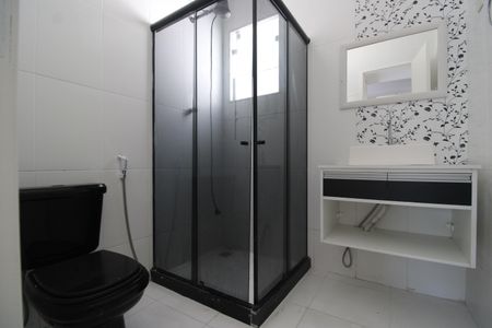 Casa de condomínio à venda com 170m², 3 quartos e 1 vagaBanheiro da suíte