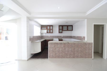 Casa de condomínio à venda com 170m², 3 quartos e 1 vagaCozinha