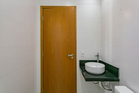 Casa à venda com 148m², 3 quartos e 2 vagasBanheiro da Suíte