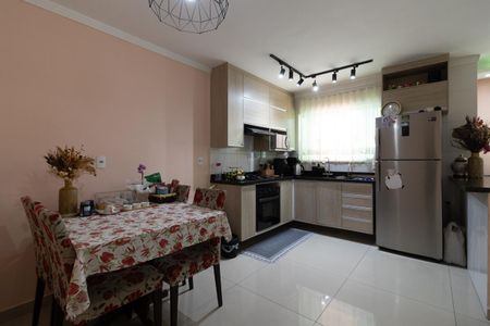 Casa à venda com 68m², 2 quartos e 2 vagasCozinha