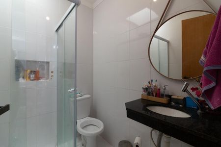 Casa à venda com 68m², 2 quartos e 2 vagasBanheiro da Suíte 2