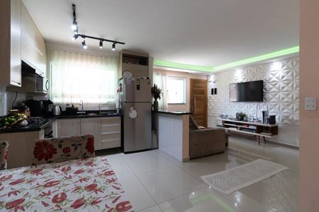 Casa à venda com 68m², 2 quartos e 2 vagasCozinha
