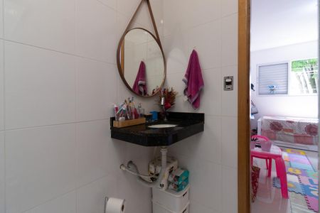 Casa à venda com 68m², 2 quartos e 2 vagasBanheiro da Suíte 2