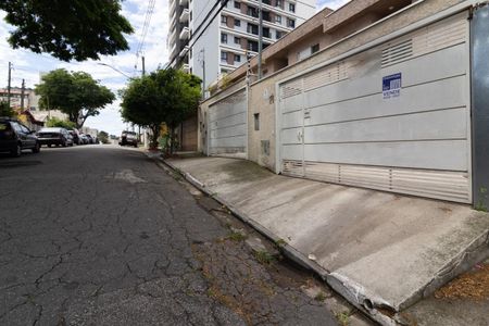 Casa à venda com 68m², 2 quartos e 2 vagasFachada e Plaquinha