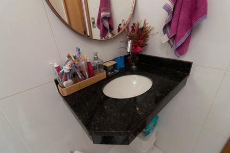 Casa à venda com 68m², 2 quartos e 2 vagasBanheiro da Suíte 2