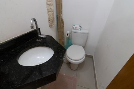 Casa à venda com 68m², 2 quartos e 2 vagasLavabo