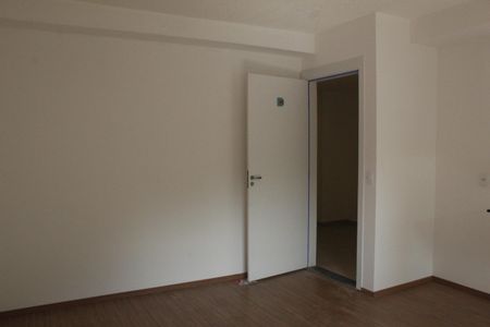 Sala de apartamento para alugar com 2 quartos, 40m² em Taquara, Rio de Janeiro