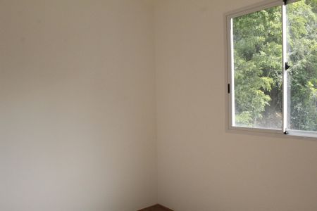 Quarto 1 de apartamento para alugar com 2 quartos, 40m² em Taquara, Rio de Janeiro