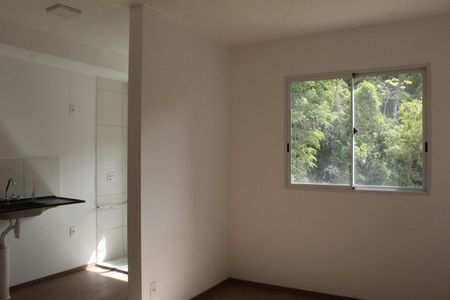 Sala de apartamento para alugar com 2 quartos, 40m² em Taquara, Rio de Janeiro