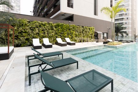 Studio para alugar com 26m², 1 quarto e sem vaga Studio para alugar com 26m², 1 quarto e sem vagaPiscina