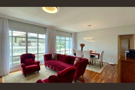 Sala de TV de apartamento à venda com 3 quartos, 166m² em Cerqueira César, São Paulo