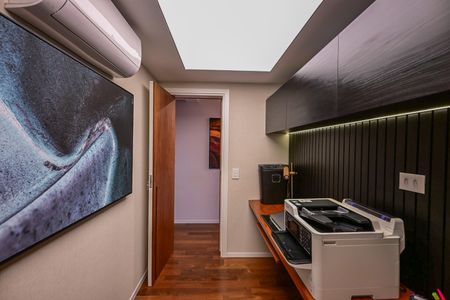 Apartamento à venda com 128m², 2 quartos e 4 vagasEscritório