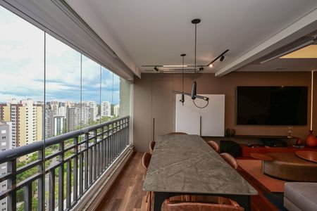 Apartamento à venda com 128m², 2 quartos e 4 vagasVaranda