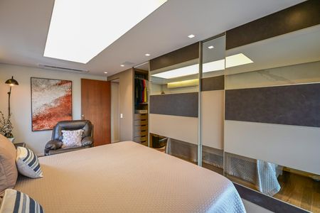 Apartamento à venda com 128m², 2 quartos e 4 vagasSuíte 2