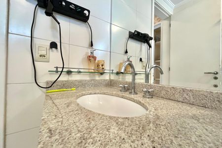 Apartamento para alugar com 98m², 2 quartos e 2 vagasBanheiro Corredor