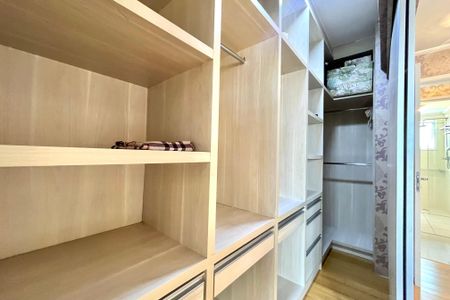 Apartamento para alugar com 98m², 2 quartos e 2 vagasCloset da suíte