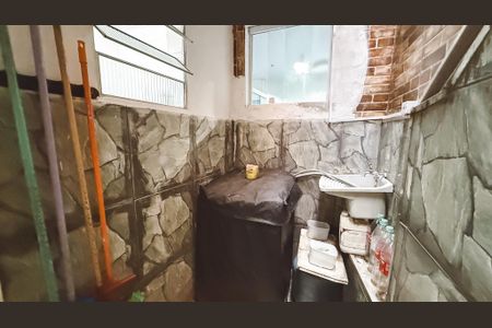 Casa à venda com 180m², 5 quartos e 1 vagaÁrea de Serviço