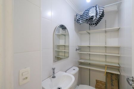 Apartamento para alugar com 128m², 3 quartos e 3 vagas Apartamento para alugar com 128m², 3 quartos e 3 vagasBanheiro de Serviço