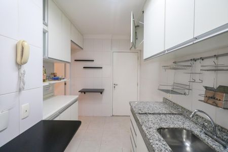 Apartamento para alugar com 128m², 3 quartos e 3 vagas Apartamento para alugar com 128m², 3 quartos e 3 vagasCozinha