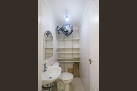 Apartamento para alugar com 128m², 3 quartos e 3 vagas Apartamento para alugar com 128m², 3 quartos e 3 vagasBanheiro de Serviço