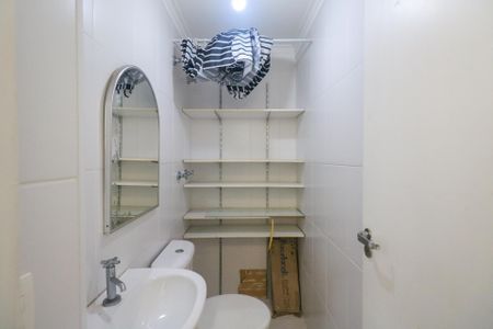 Apartamento para alugar com 128m², 3 quartos e 3 vagas Apartamento para alugar com 128m², 3 quartos e 3 vagasBanheiro de Serviço