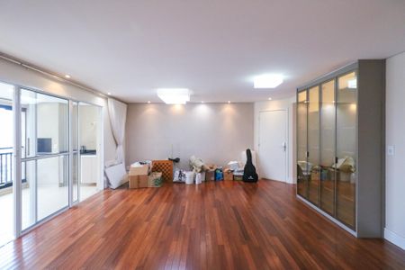 Apartamento para alugar com 128m², 3 quartos e 3 vagas Apartamento para alugar com 128m², 3 quartos e 3 vagasSala